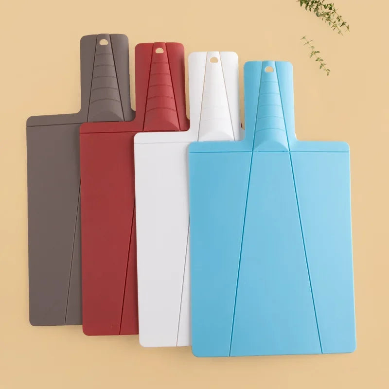 Foldable Shovel-Shaped Cutting Board