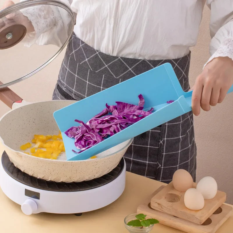 Foldable Shovel-Shaped Cutting Board