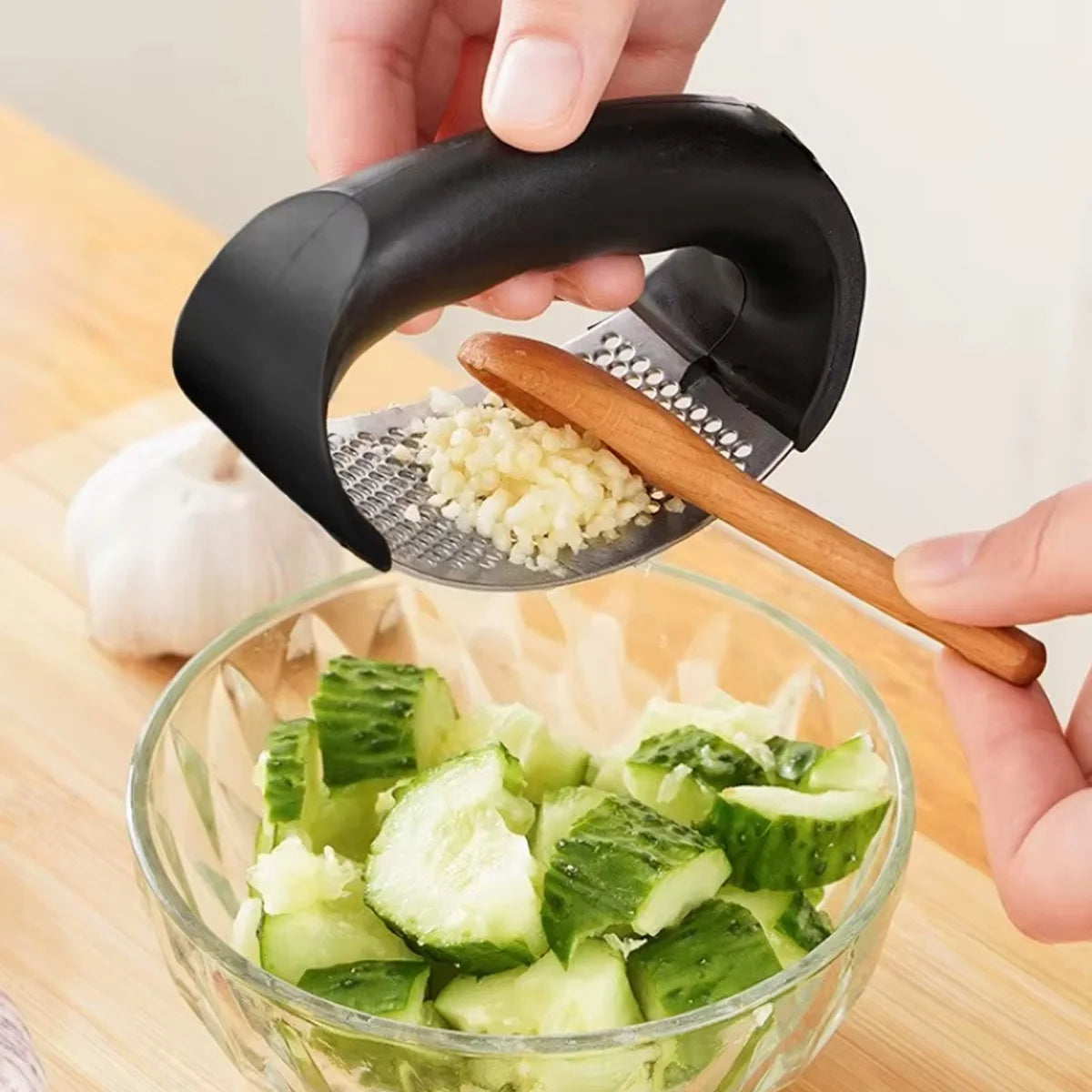 Rocking Garlic Crusher